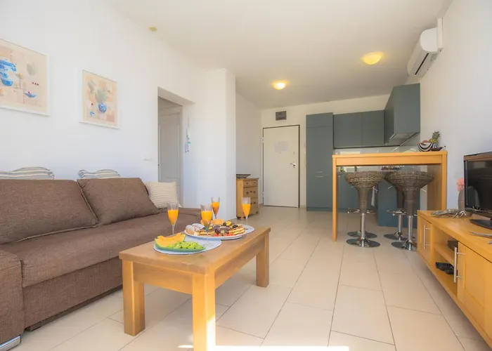 Fabijan 아파트 로고즈니차